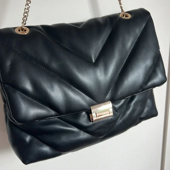 🛍️Zara Black Faux Leather Puffer Quilted Shoulder Bag Gold chain strap & clasp - Picture 3 of 7